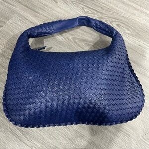 Elegant Navy Blue Woven Handbag Bv shoulder bag bottega style